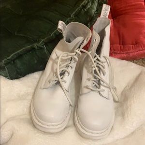 Dr. Martens 1460 Pascal Virgina Mono Boot. Size 8.